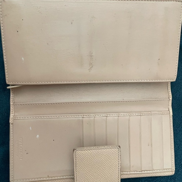 BVLGARI BVLGARI BVLGARI Leather Long
Bifold Wallet - Picture 3 of 5
